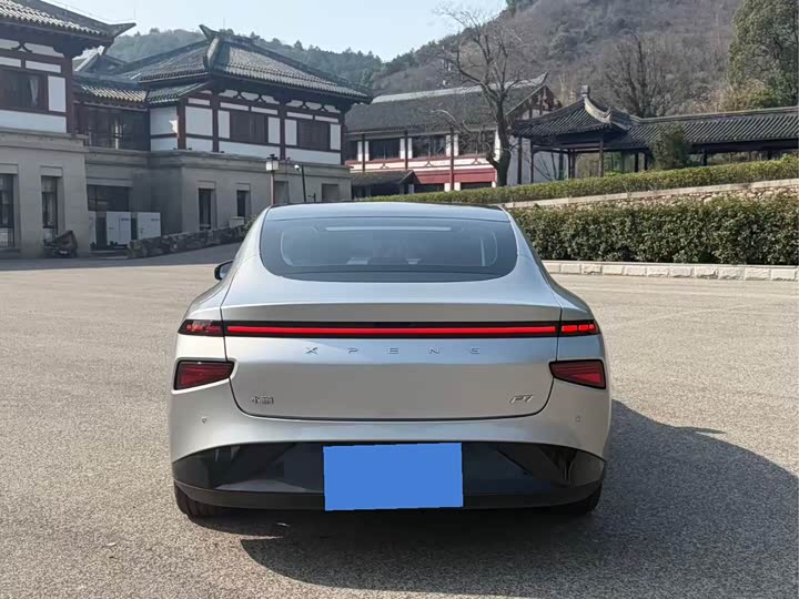 Фото 6 - XPeng P7