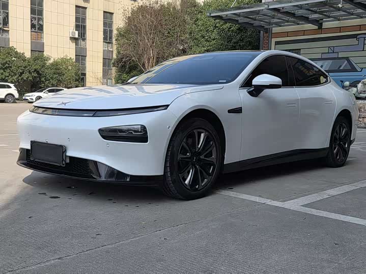 Фото 1 - XPeng P7