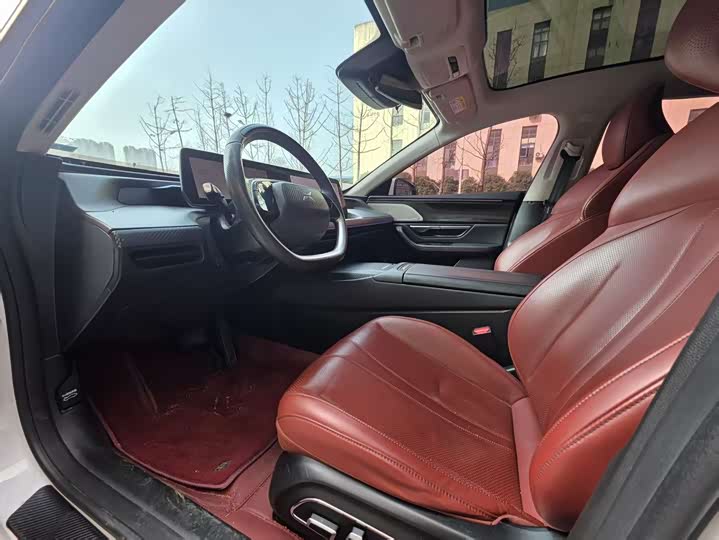 Фото 2 - XPeng P7