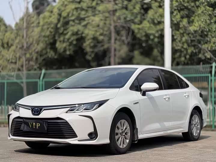 Фото 1 - Toyota Corolla