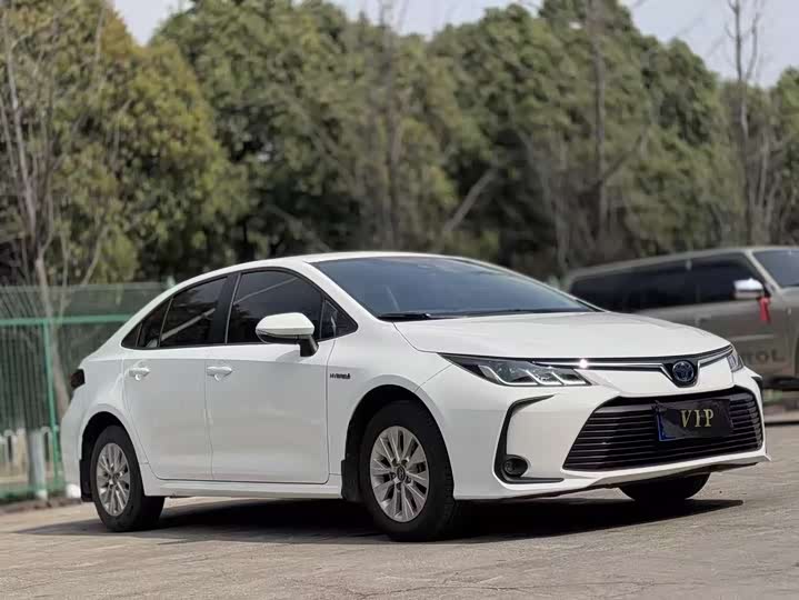 Фото 3 - Toyota Corolla