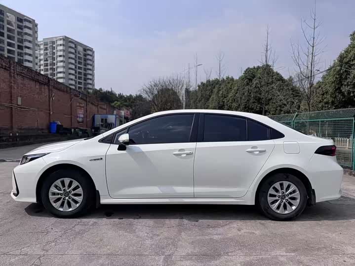 Фото 4 - Toyota Corolla