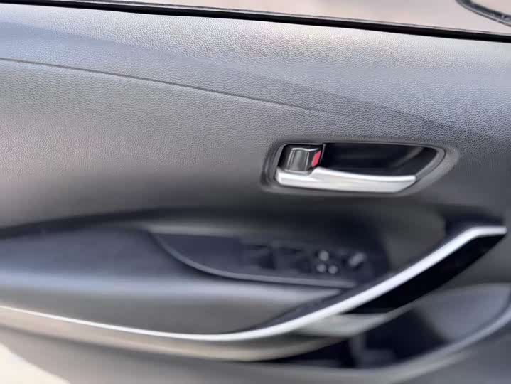 Фото 9 - Toyota Corolla