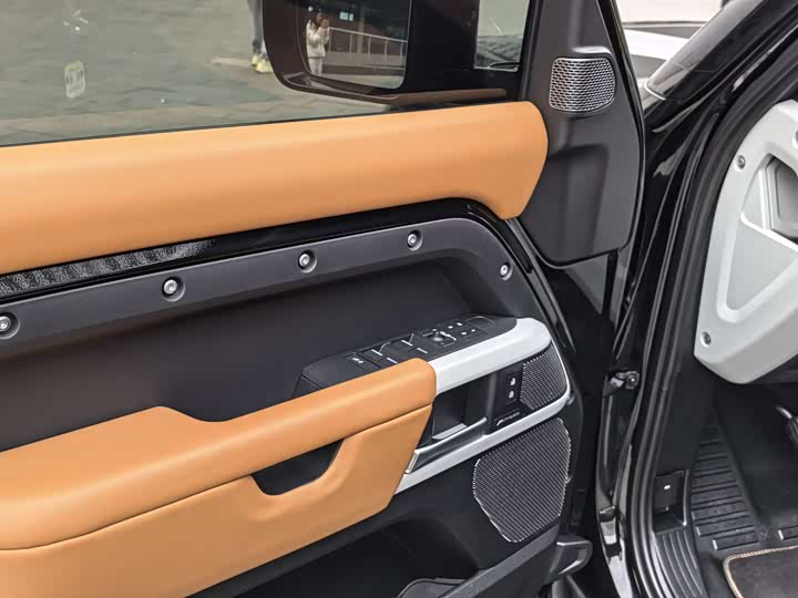 Фото 4 - Land Rover Defender