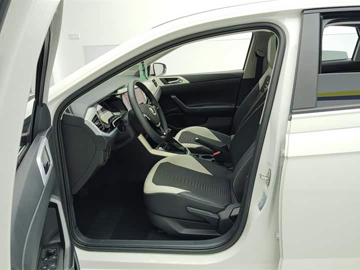 Фото 9 - Volkswagen Polo