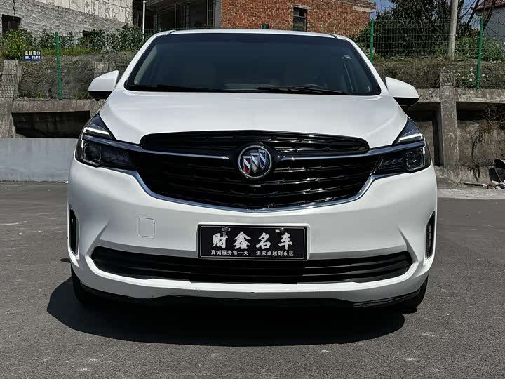 Photo 2 - Buick GL8 ES