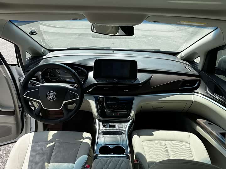 Photo 6 - Buick GL8 ES