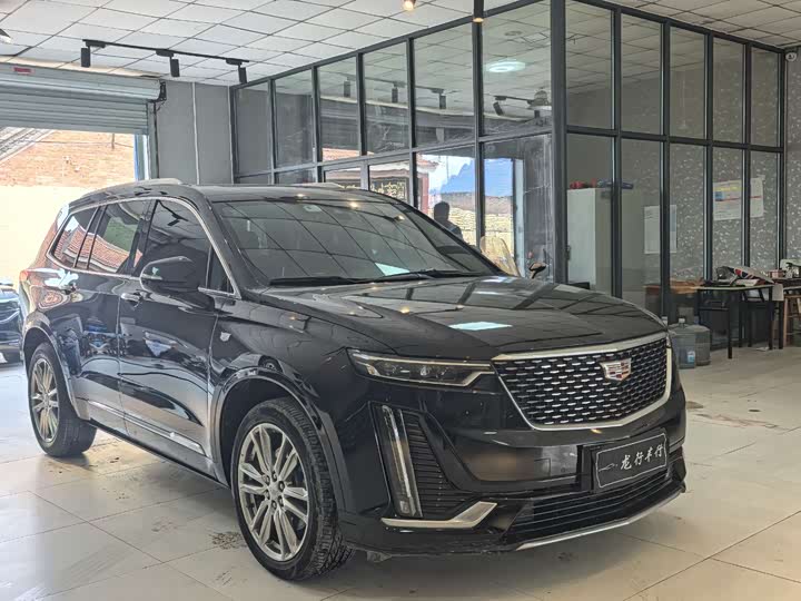 Фото 2 - Cadillac XT6