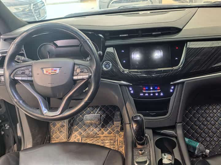 Фото 5 - Cadillac XT6