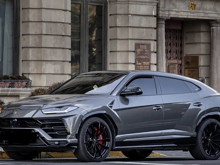 Фото 1 - Lamborghini Urus