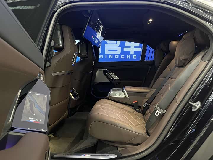 Фото 6 - BMW 7 Series