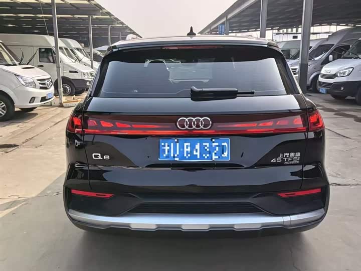 Фото 8 - Audi Q6