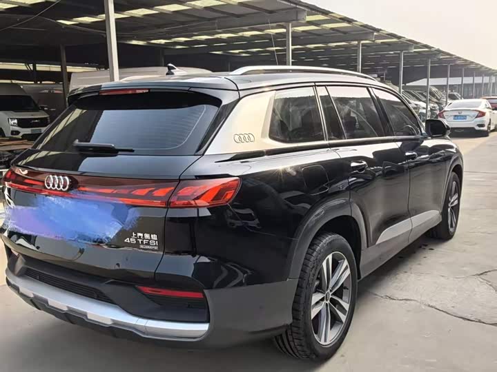 Фото 9 - Audi Q6