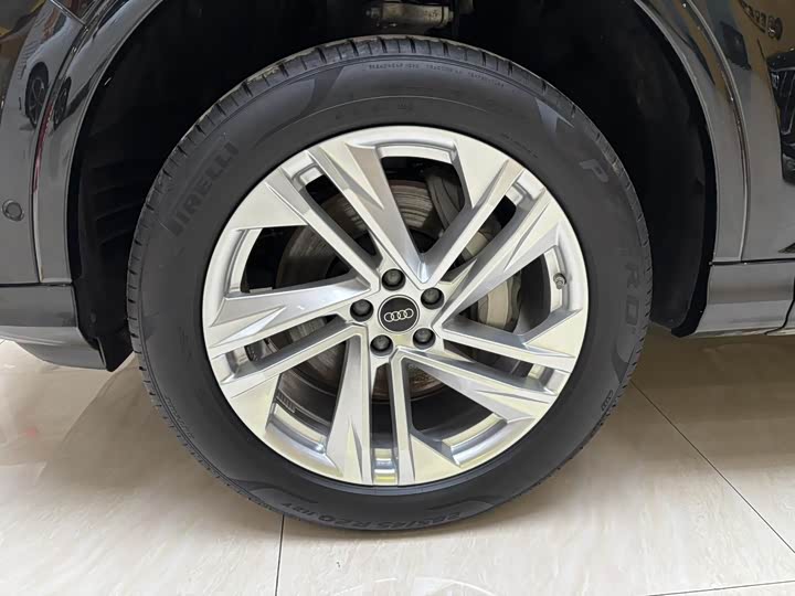 Фото 4 - Audi Q7