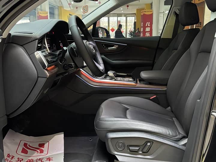 Фото 8 - Audi Q7