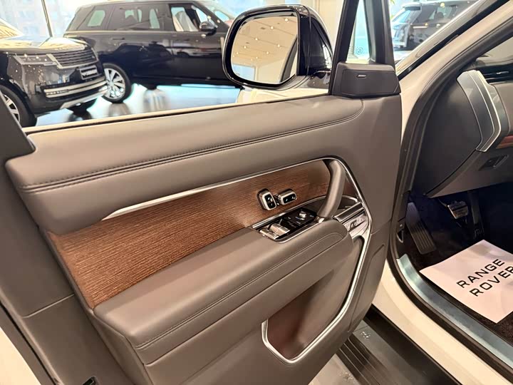 Photo 4 - Land Rover Range Rover