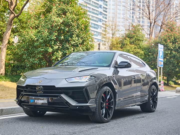 Photo 1 - Lamborghini Urus