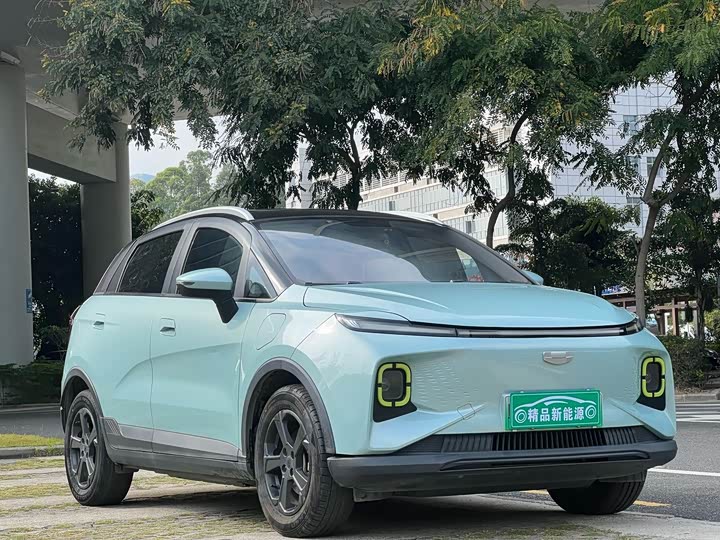 Фото 2 - Geely Geometry E Firefly