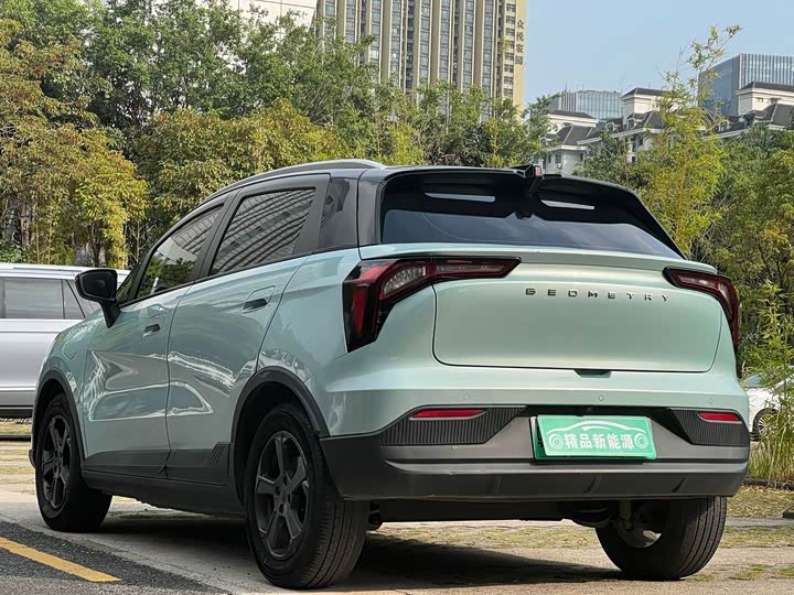 Фото 4 - Geely Geometry E Firefly