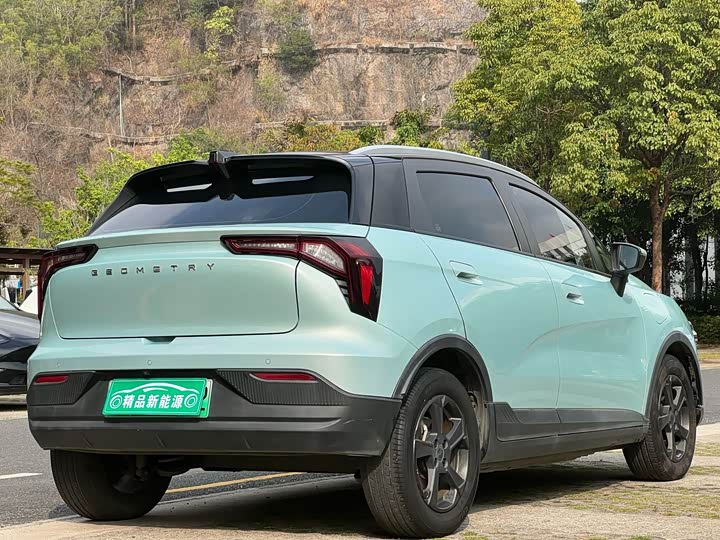 Фото 6 - Geely Geometry E Firefly