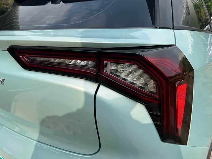 Фото 8 - Geely Geometry E Firefly