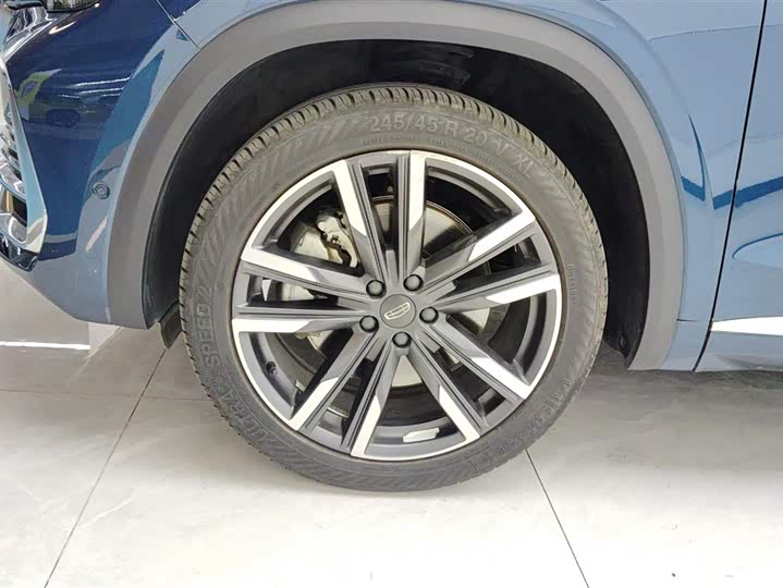 Фото 6 - Geely Monjaro