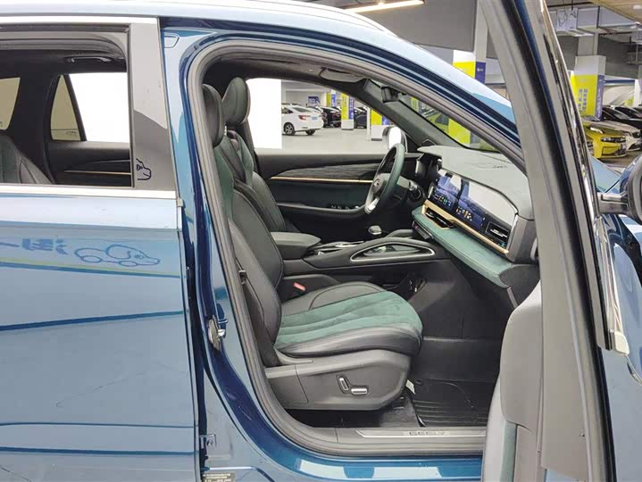 Фото 8 - Geely Monjaro