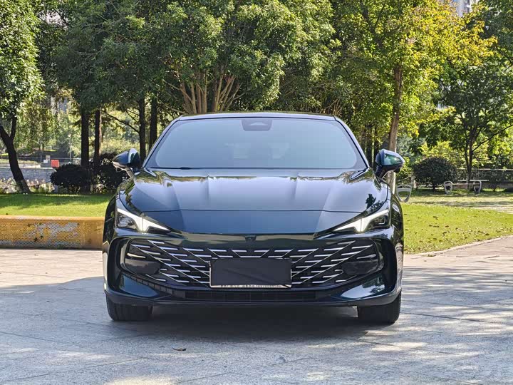 Фото 2 - MG Motor 7