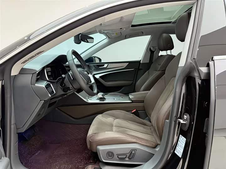 Фото 5 - Audi A7L