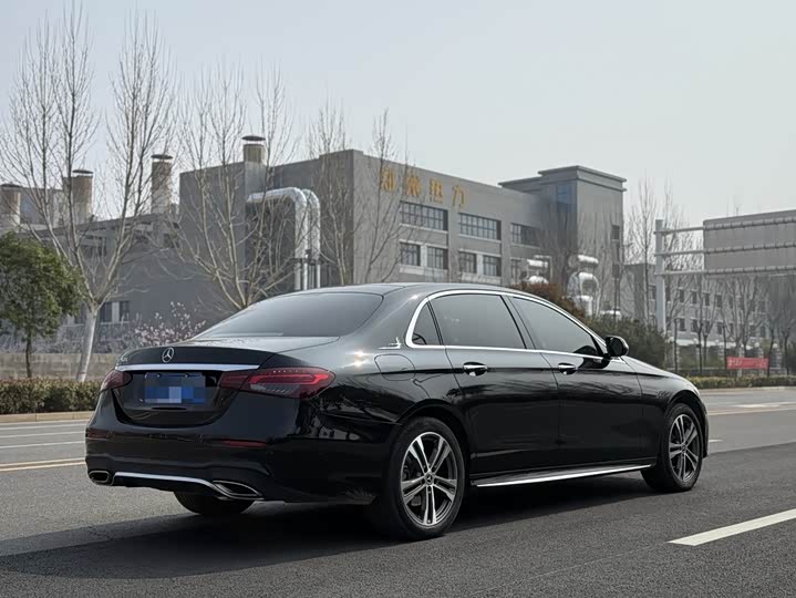 Фото 5 - Mercedes-Benz E-Class Hybrid