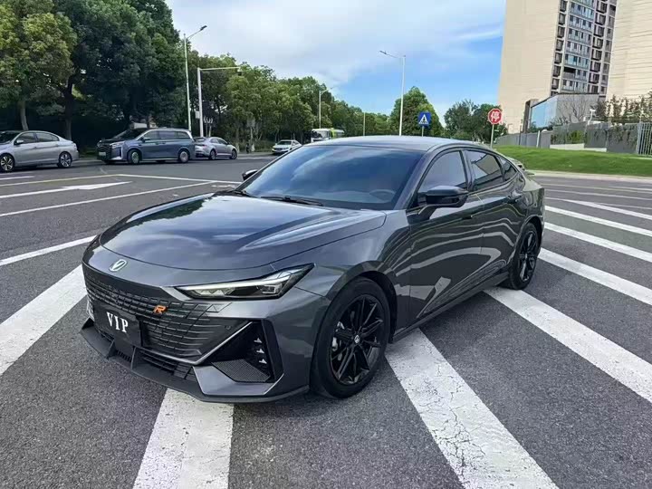 Фото 1 - Changan UNI-V