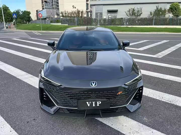 Фото 2 - Changan UNI-V