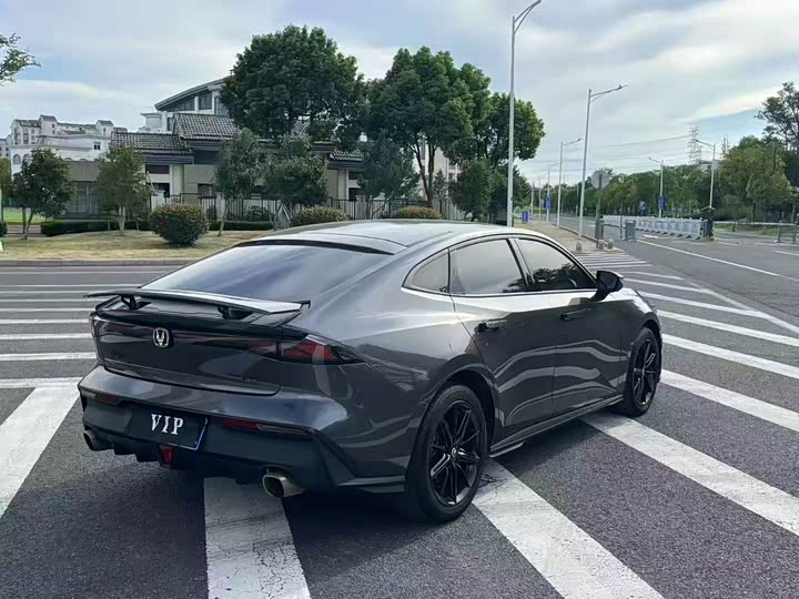 Фото 9 - Changan UNI-V