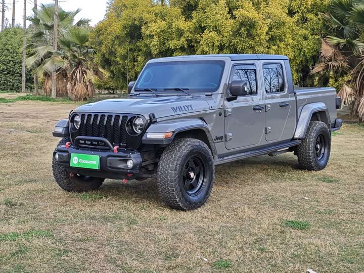 Photo 1 - Jeep Gladiator