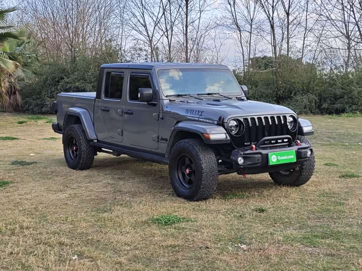 Photo 3 - Jeep Gladiator