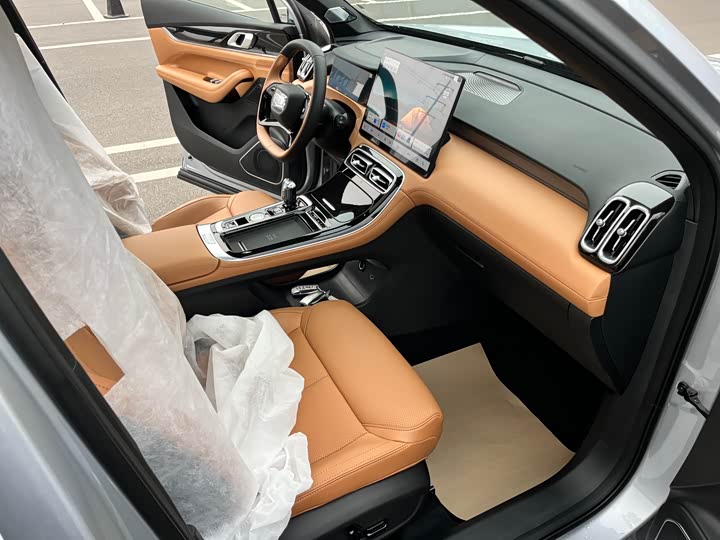 Фото 7 - Geely Atlas L