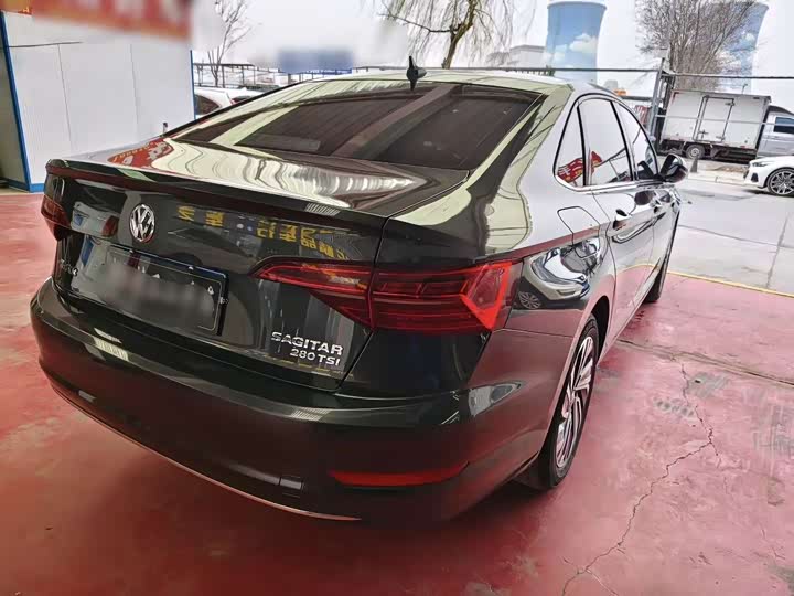 Фото 4 - Volkswagen Sagitar L