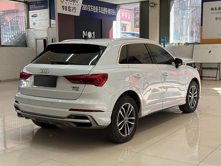 Фото 4 - Audi Q3