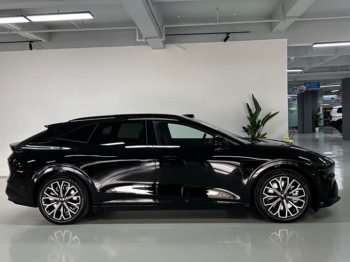 Фото 4 - Zeekr 007 GT