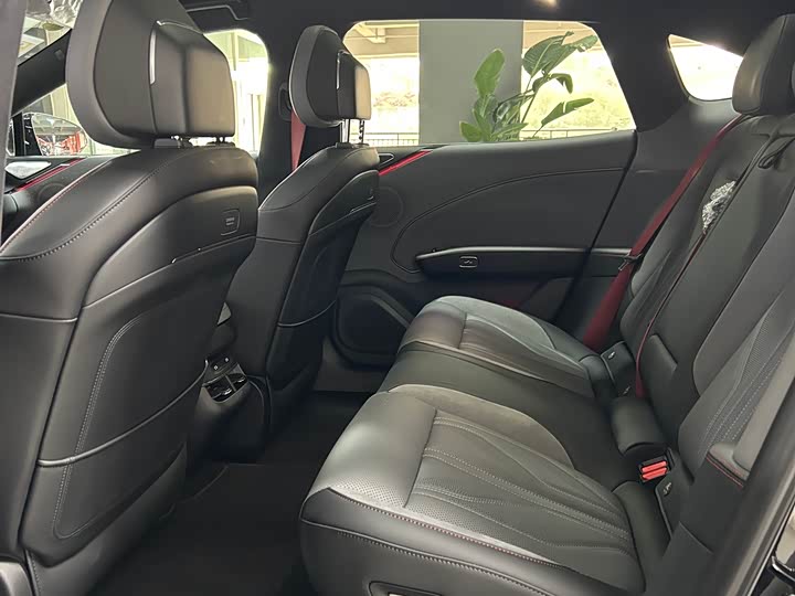 Фото 6 - Zeekr 007 GT