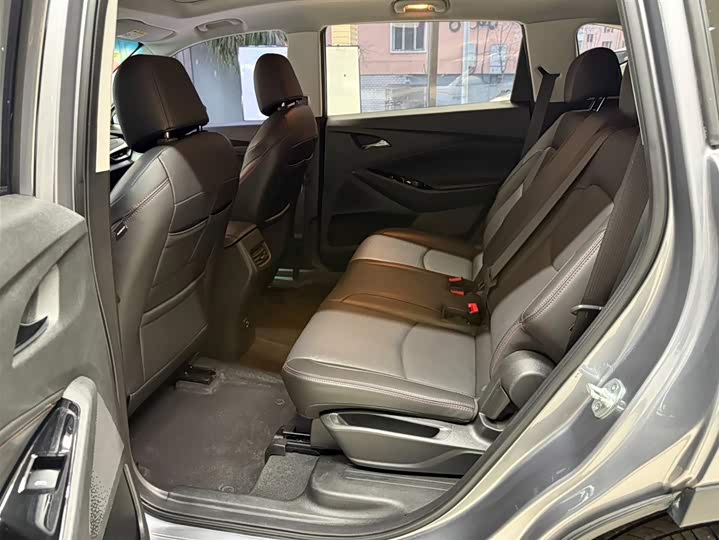 Photo 8 - Chevrolet Orlando