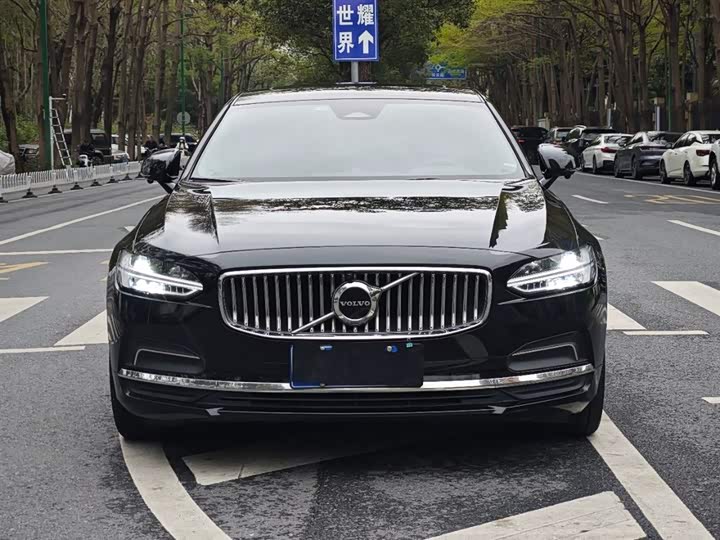 Фото 2 - Volvo S90