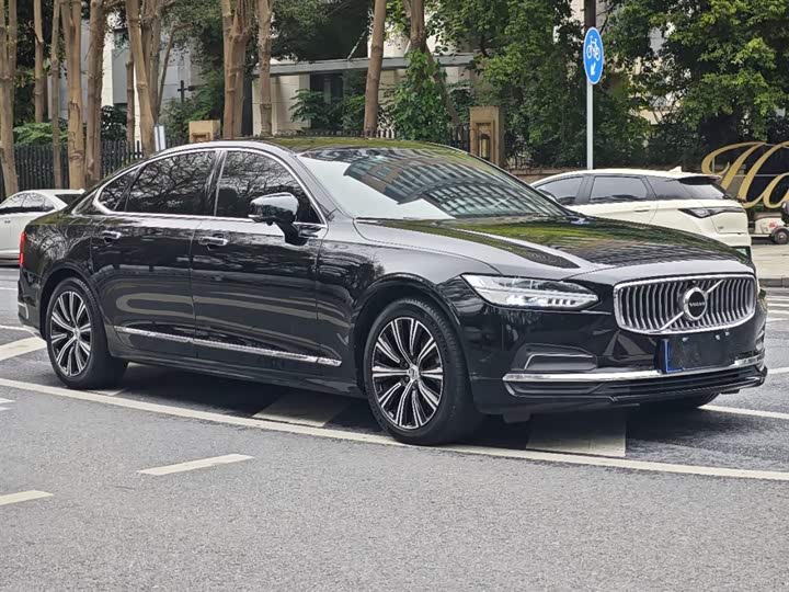 Фото 3 - Volvo S90