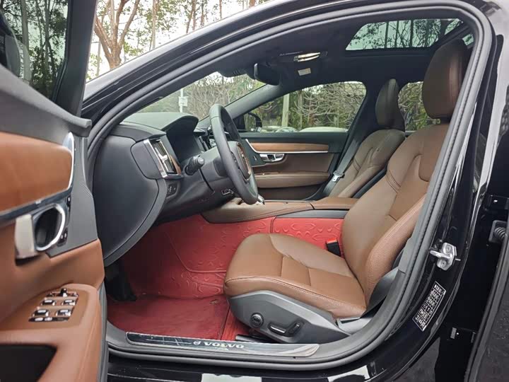 Фото 4 - Volvo S90