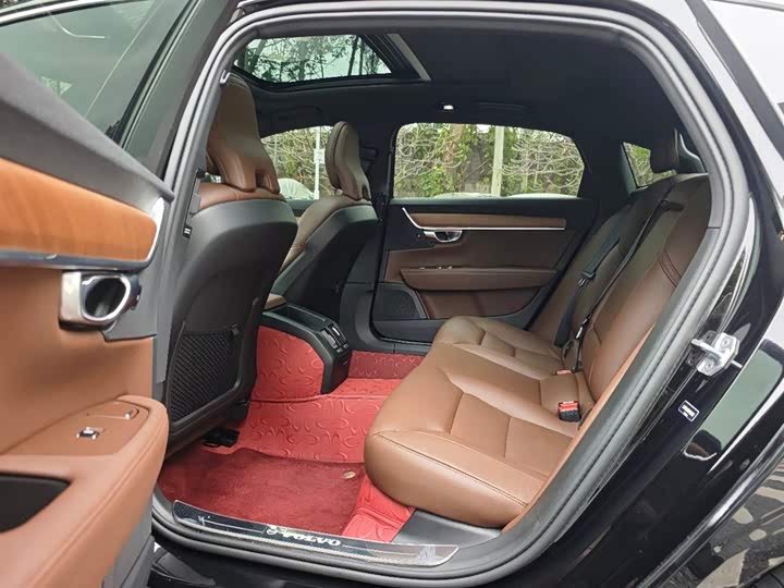 Фото 6 - Volvo S90