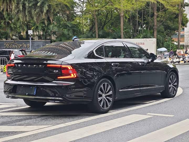 Фото 7 - Volvo S90
