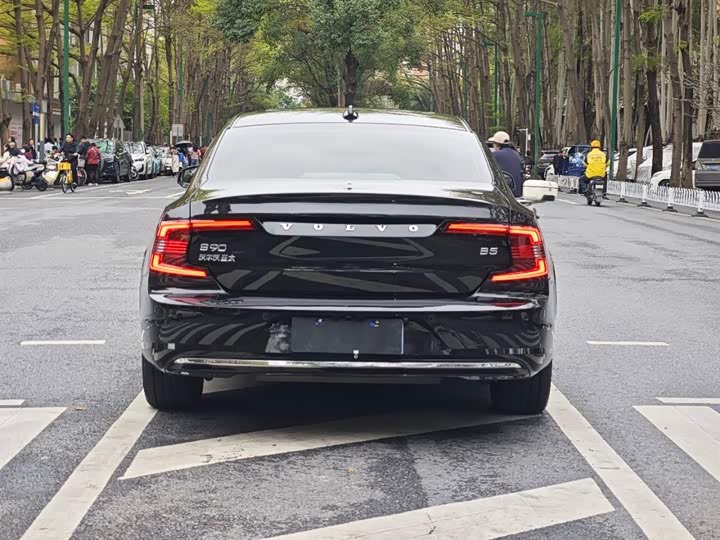 Фото 8 - Volvo S90