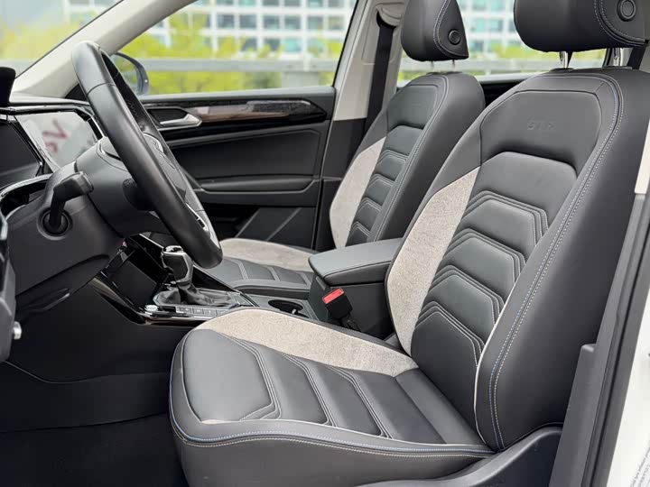 Фото 7 - Volkswagen Tayron GTE Hybrid