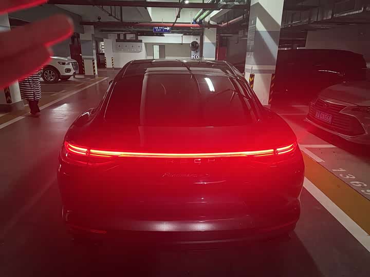 Фото 4 - Porsche Panamera