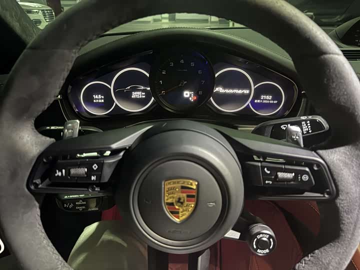 Фото 7 - Porsche Panamera